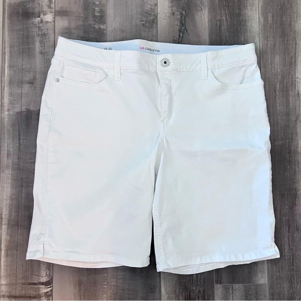 Liz Claiborne Bermuda Jean Shorts Size 18